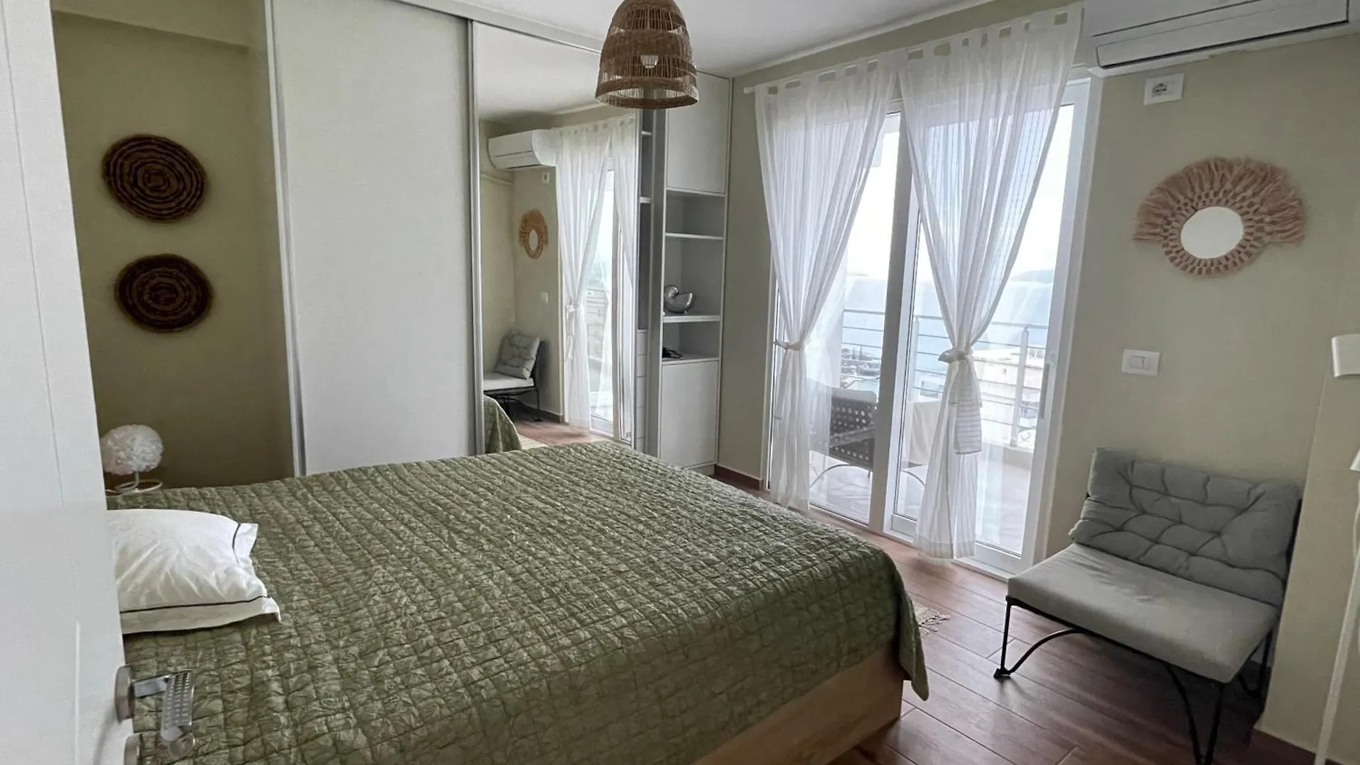 New Bay Apartment Sarande